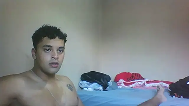 Snapshot of Xcumshot33 chatting on 11.28.25 Xcumshot33 online show from 11.28.25