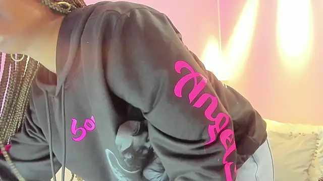 LoveQueen2 online show from 11.15.25