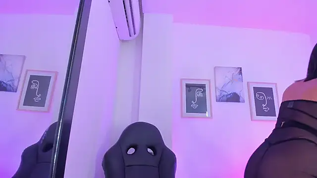 Snapshot of emelie_89 chatting on 03.08.25 emelie 89 online show from 03.08.25