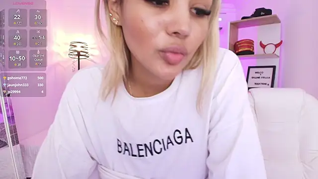 Snapshot of SALOOMEE__ chatting on 02.17.25 SALOOMEE online show from 02.17.25