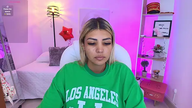 Snapshot of SALOOMEE__ chatting on 02.24.25 SALOOMEE online show from 02.24.25