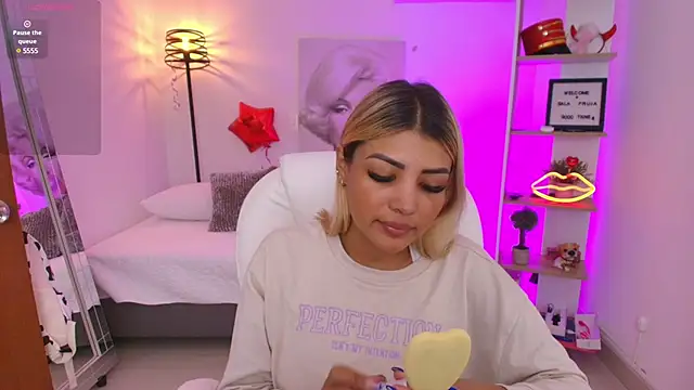 Snapshot of SALOOMEE__ chatting on 03.17.25 SALOOMEE online show from 03.17.25