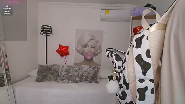 Snapshot of SALOOMEE__ chatting on 03.18.25 SALOOMEE online show from 03.18.25