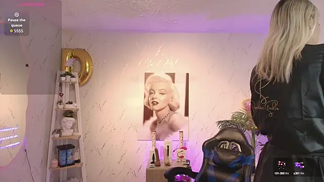 Snapshot of SALOOMEE__ chatting on 09.12.25 SALOOMEE online show from 09.12.25