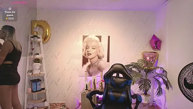 Snapshot of SALOOMEE__ chatting on 10.01.25 SALOOMEE online show from 10.01.25