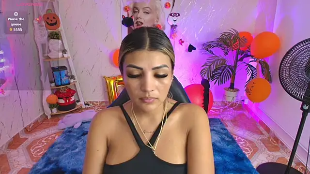 Snapshot of SALOOMEE__ chatting on 10.29.25 SALOOMEE online show from 10.29.25