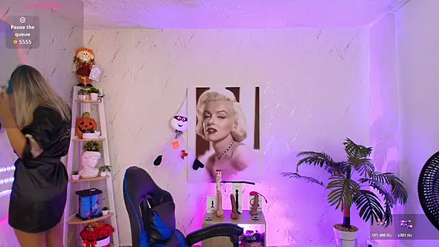 Snapshot of SALOOMEE__ chatting on 11.05.25 SALOOMEE online show from 11.05.25