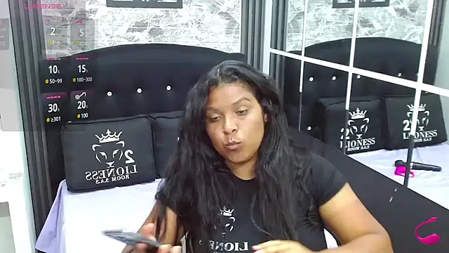 Snapshot of sia_cavad chatting on 02.18.25 sia cavad online show from 02.18.25