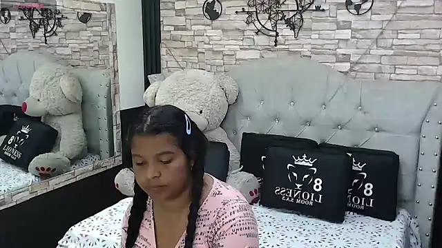 Snapshot of sia_cavad chatting on 02.19.25 sia cavad online show from 02.19.25