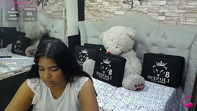 Snapshot of sia_cavad chatting on 03.21.25 sia cavad online show from 03.21.25