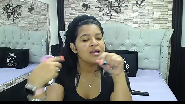 Snapshot of sia_cavad chatting on 09.24.25 sia cavad online show from 09.24.25