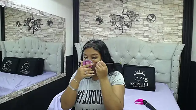 Snapshot of sia_cavad chatting on 10.07.25 sia cavad online show from 10.07.25