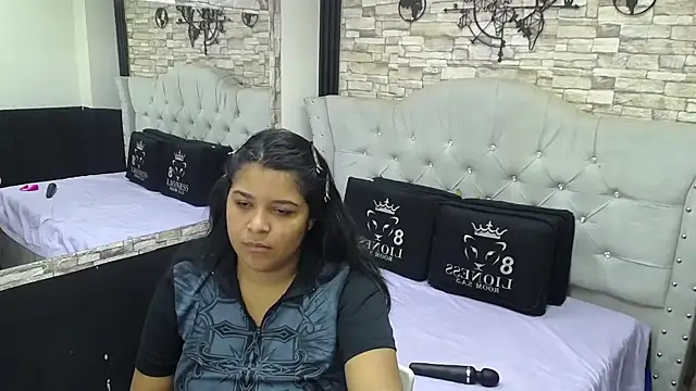 Snapshot of sia_cavad chatting on 11.19.25 sia cavad online show from 11.19.25