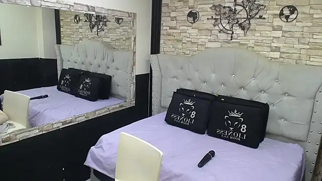 Snapshot of sia_cavad chatting on 11.21.25 sia cavad online show from 11.21.25