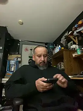 Snapshot of ElPollo77 chatting on 03.22.25 ElPollo77 online show from 03.22.25