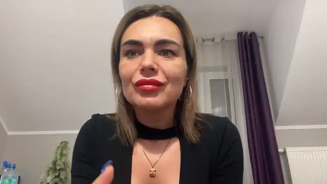 Snapshot of DESIREjenny chatting on 02.05.25 DESIREjenny online show from 02.05.25