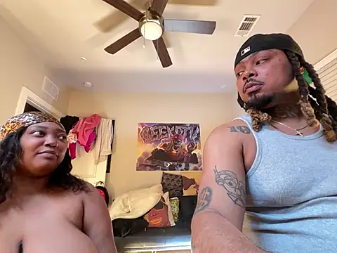 Snapshot of 4EVAGLACIERS chatting on 02.17.26 4EVAGLACIERS online show from 02.17.26