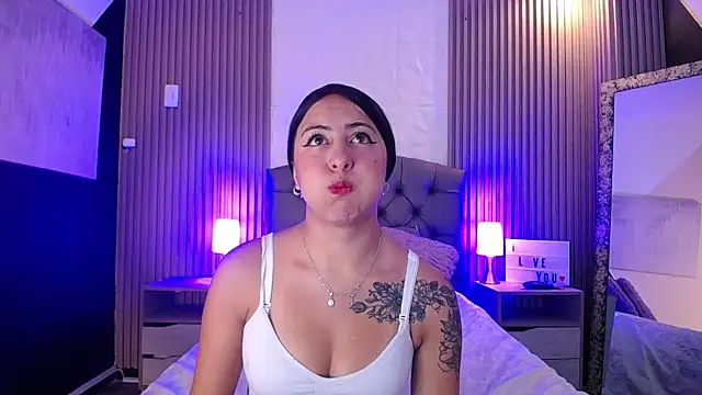 Snapshot of isabella_smith_ chatting on 01.21.25 isabella smith online show from 01.21.25