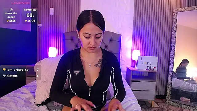 Snapshot of isabella_smith_ chatting on 02.21.25 isabella smith online show from 02.21.25