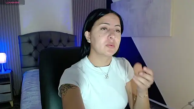 Snapshot of isabella_smith_ chatting on 09.24.25 isabella smith online show from 09.24.25