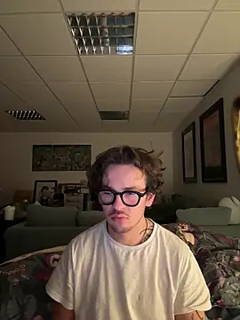 Snapshot of hardmecl chatting on 12.13.24 hardmecl online show from 12.13.24