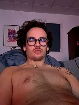 Snapshot of hardmecl chatting on 11.02.25 hardmecl online show from 11.02.25