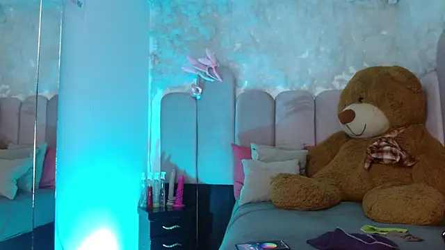 puca ebony online show from 11.03.25