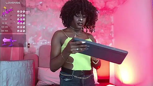 Snapshot of puca_ebony chatting on 05.07.26 puca ebony online show from 05.07.26