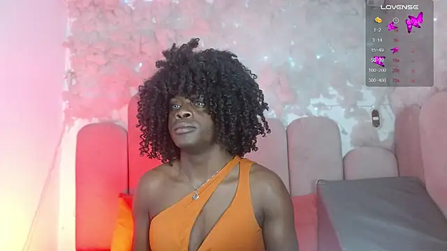 Snapshot of puca_ebony chatting on 06.12.26 puca ebony online show from 06.12.26
