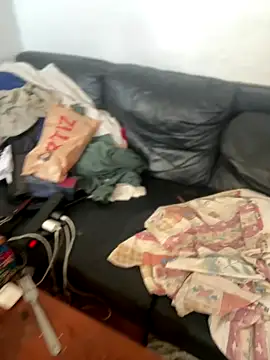 Snapshot of Youns98 chatting on 09.25.25 Youns98 online show from 09.25.25