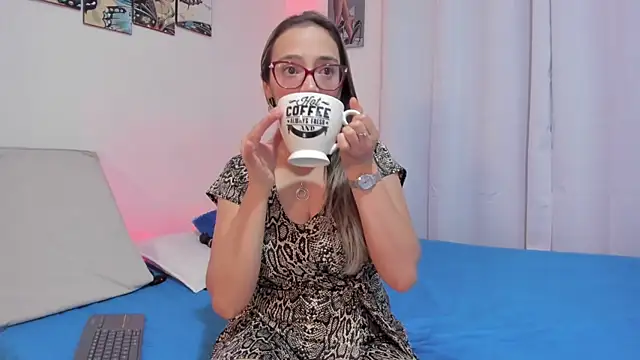 Snapshot of Jessica_Herrera_ chatting on 02.04.25 Jessica Herrera online show from 02.04.25