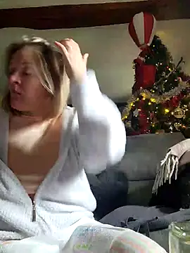 Snapshot of lady_charlyne chatting on 12.07.24 lady charlyne online show from 12.07.24