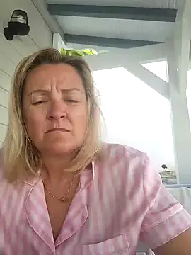 Snapshot of lady_charlyne chatting on 02.03.25 lady charlyne online show from 02.03.25