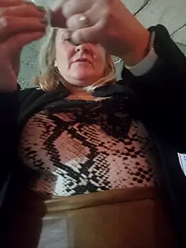 Snapshot of lady_charlyne chatting on 03.21.25 lady charlyne online show from 03.21.25