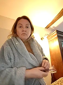 Snapshot of lady_charlyne chatting on 09.17.25 lady charlyne online show from 09.17.25