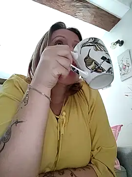 Snapshot of lady_charlyne chatting on 10.02.25 lady charlyne online show from 10.02.25