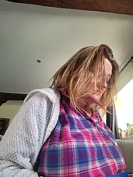 Snapshot of lady_charlyne chatting on 11.25.25 lady charlyne online show from 11.25.25