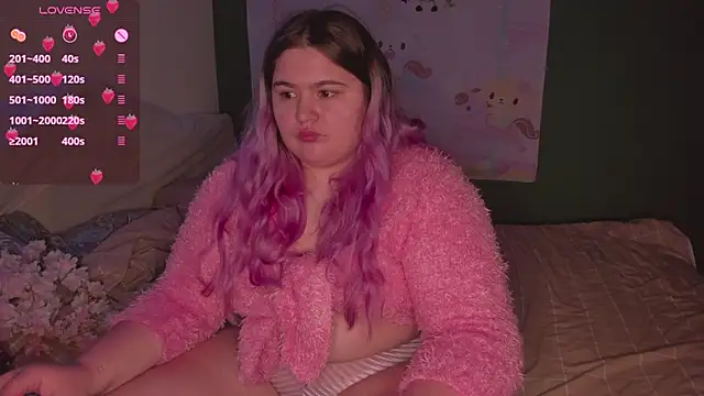 Snapshot of Freakcute_ chatting on 02.17.25 Freakcute online show from 02.17.25