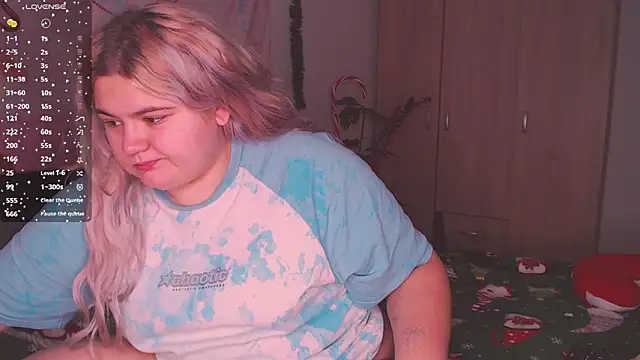 Freakcute  online show from 12.18.25