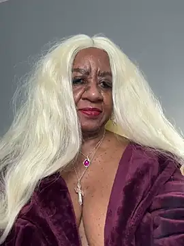 BreanaDivine online show from 02.17.25