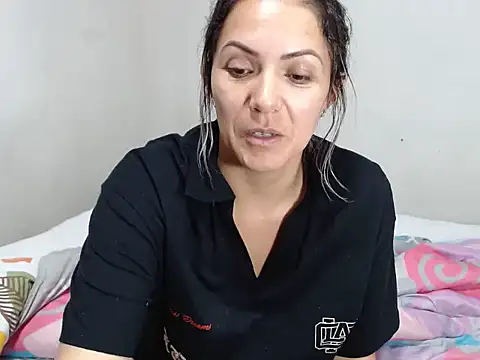 Snapshot of Chantal_hott chatting on 01.10.25 Chantal hott online show from 01.10.25