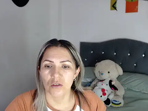 Chantal hott online show from 03.25.26