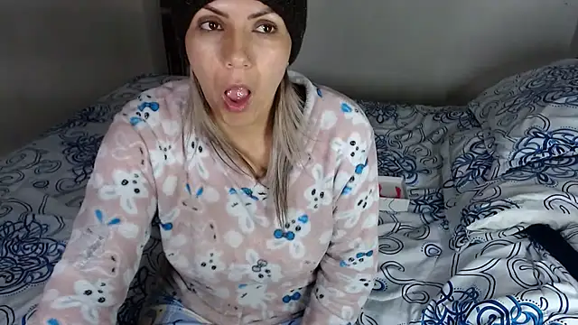 Chantal hott online show from 04.19.26