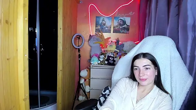 Fiery Brunette  online show from 04.27.26