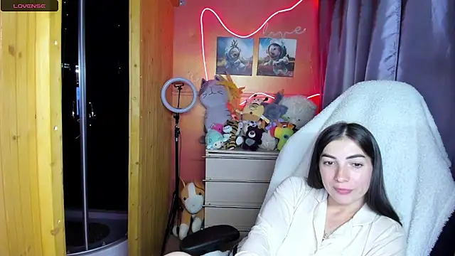Snapshot of Fiery_Brunette_ chatting on 05.18.26 Fiery Brunette online show from 05.18.26