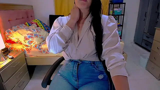 BitterMomXxx online show from 04.12.26