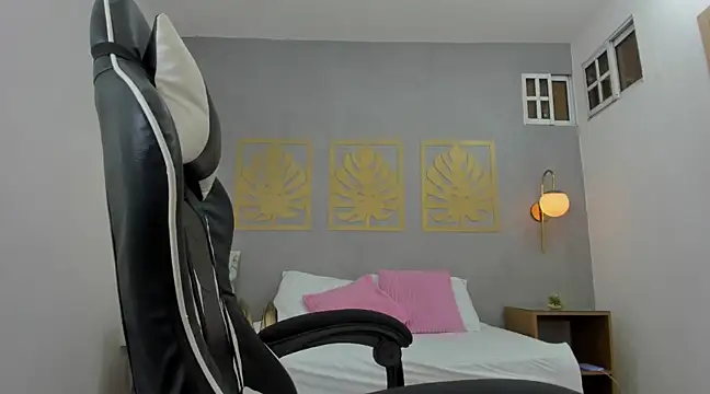 Snapshot of ayla13_ chatting on 02.12.25 ayla13 online show from 02.12.25