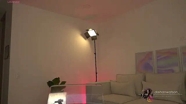 Daihanwatson  online show from 03.05.25