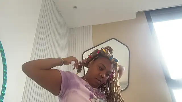 ChocolateCakeQueen online show from 02.24.25