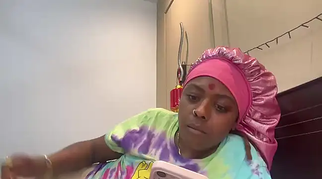 ChocolateCakeQueen online show from 02.28.25